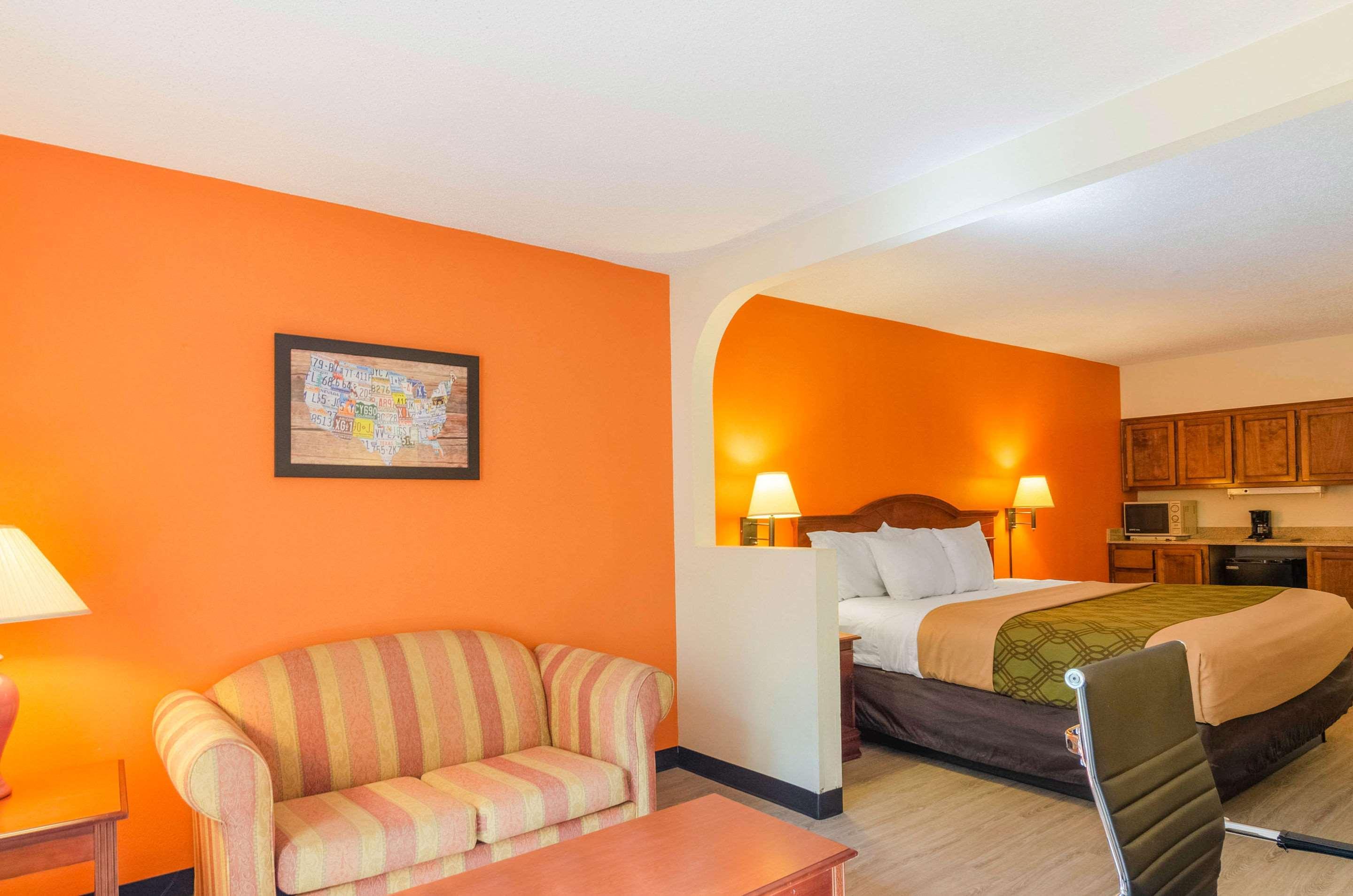 Econo Lodge Inn & Suites Gulfport Dış mekan fotoğraf
