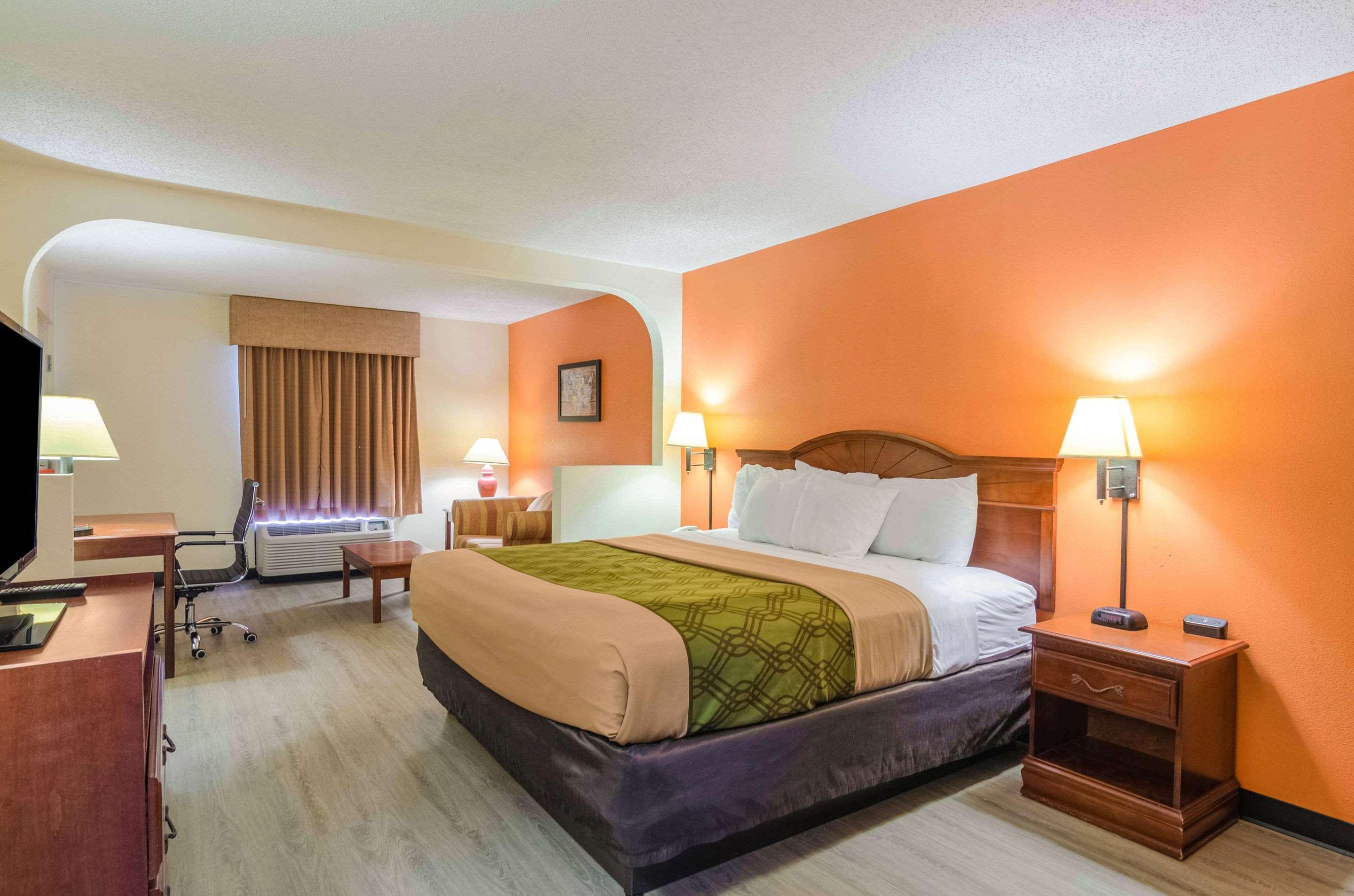 Econo Lodge Inn & Suites Gulfport Dış mekan fotoğraf