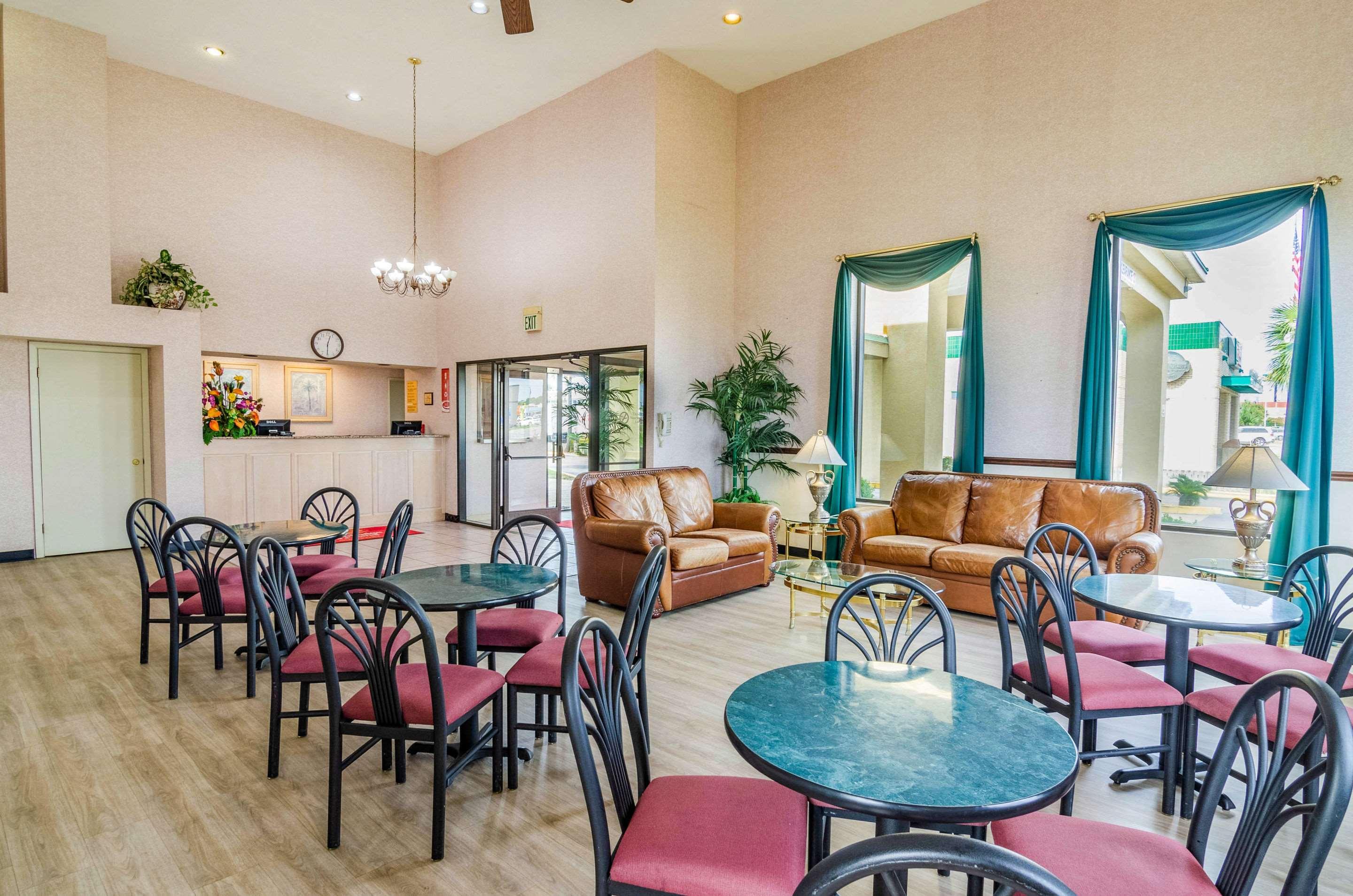 Econo Lodge Inn & Suites Gulfport Dış mekan fotoğraf