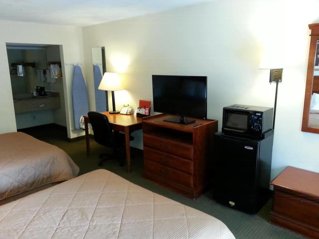 Econo Lodge Inn & Suites Gulfport Dış mekan fotoğraf